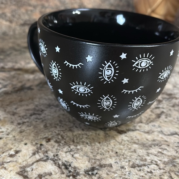 Evil eye stars black white coffee tea mug 18 oz
MADE IN USA - Picture 6 of 10